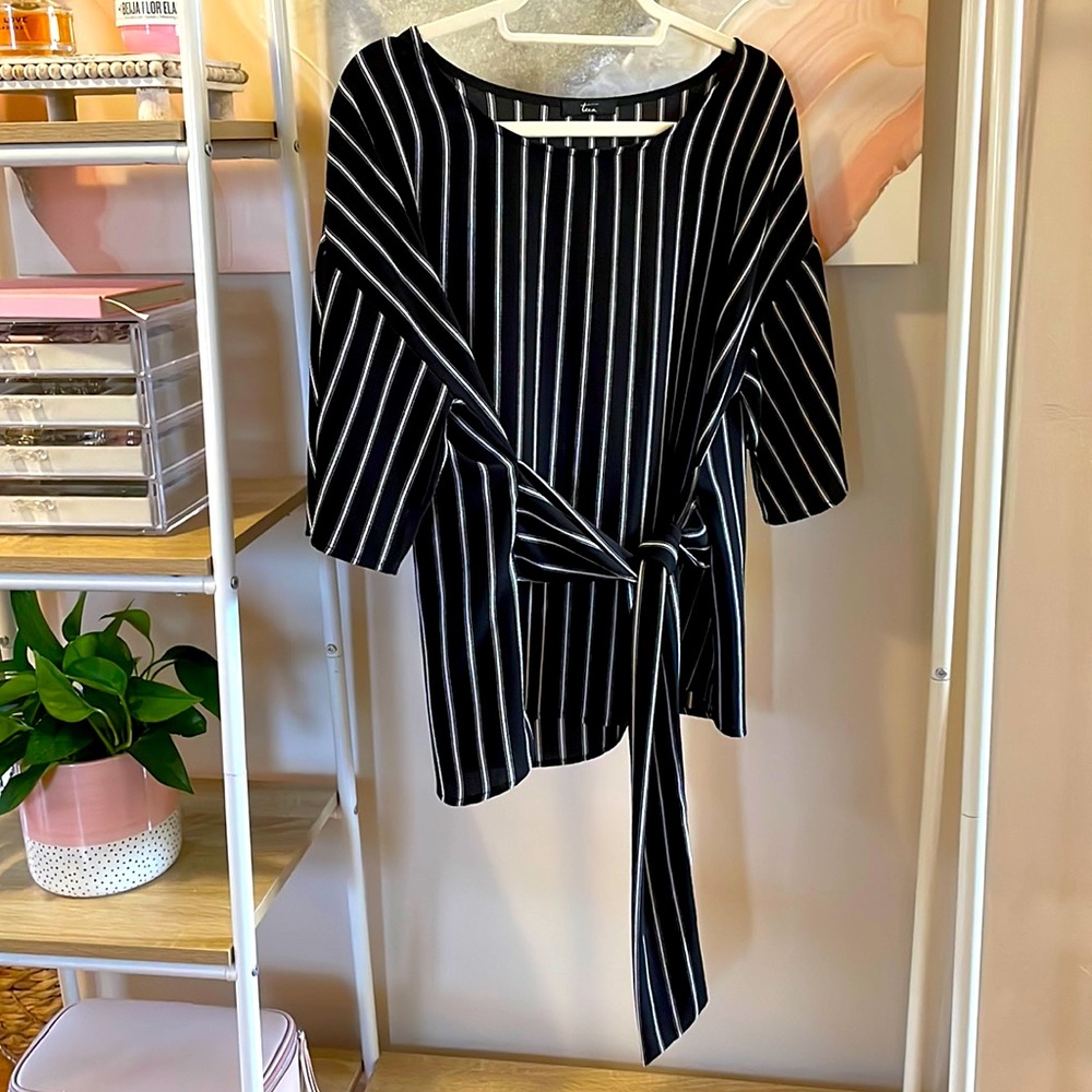 Short-sleeved Striped Blouse with Tie